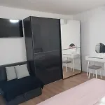 Lucica Apartman *