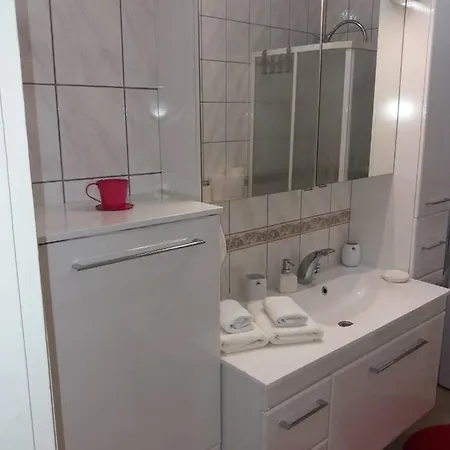 Lucica Appartement *