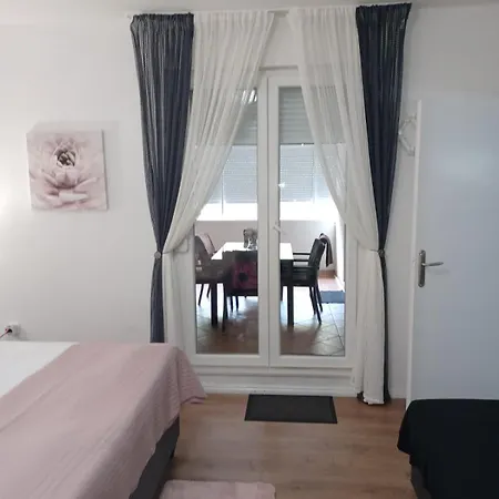 Appartement Lucica *