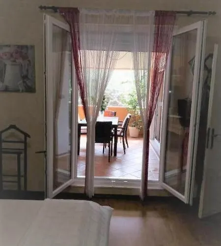 Apartament Lucica *