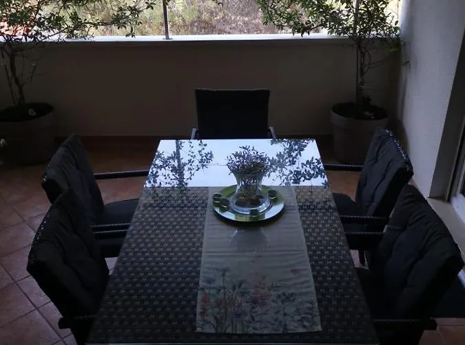Apartment Lucica *