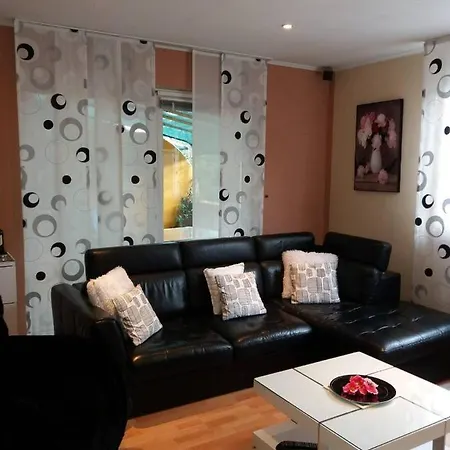 Lucica Apartment *
