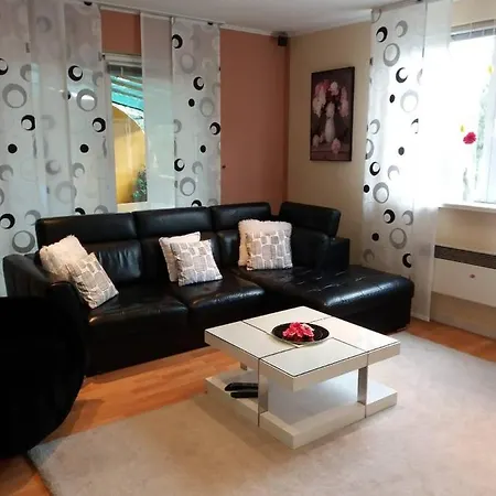 Apartment Lucica *